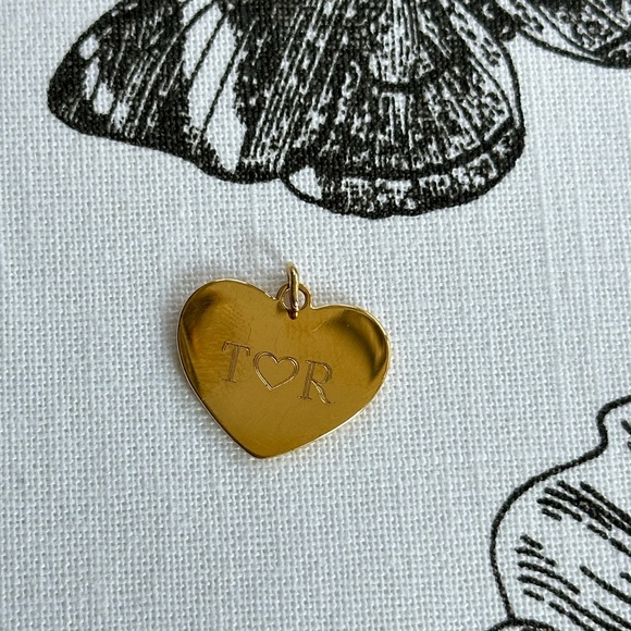 Engraved Gold Plated Heart Charm T&R - Picture 3 of 4